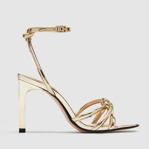 Gold high heel with braided detail